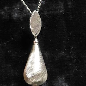 Sarah Coventry Silver Teardrop Necklace